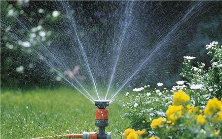 Gardena Circular Sprinkler Vario with Metal Spike