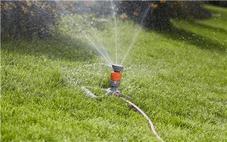 Gardena Circular Sprinkler Vario with Metal Spike